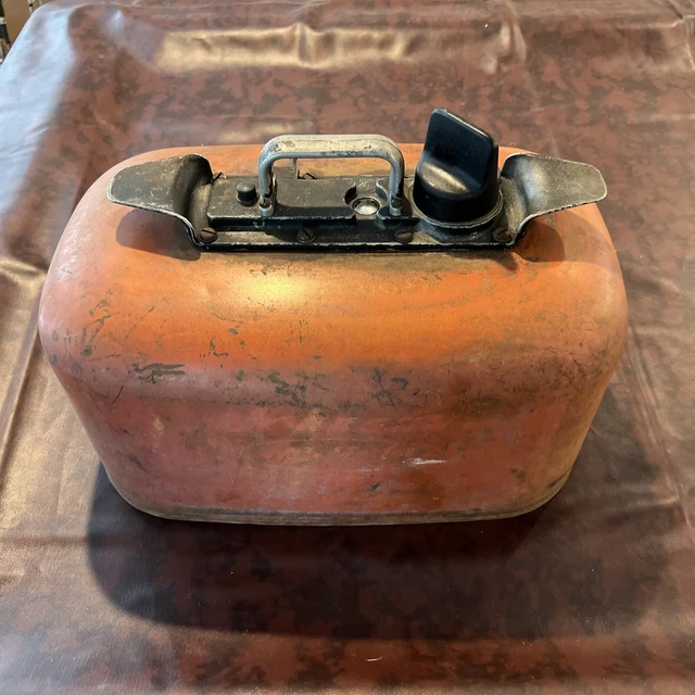 VINTAGE 6 GALLON Evinrude Outboard Boat Motor Pressurized Gas Tank