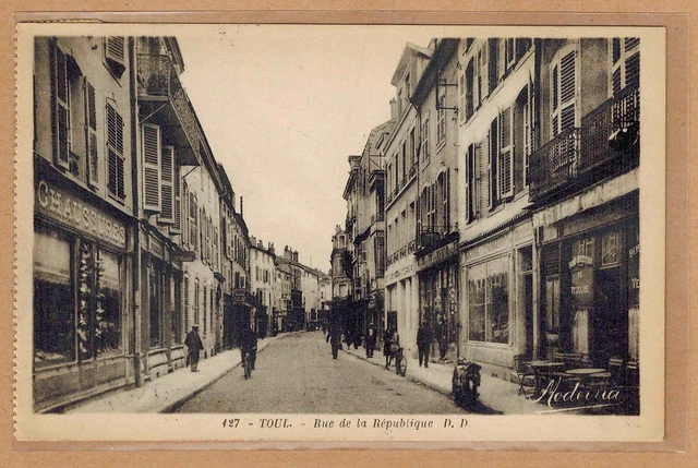 Cpa Toul - rue de la République tp0354