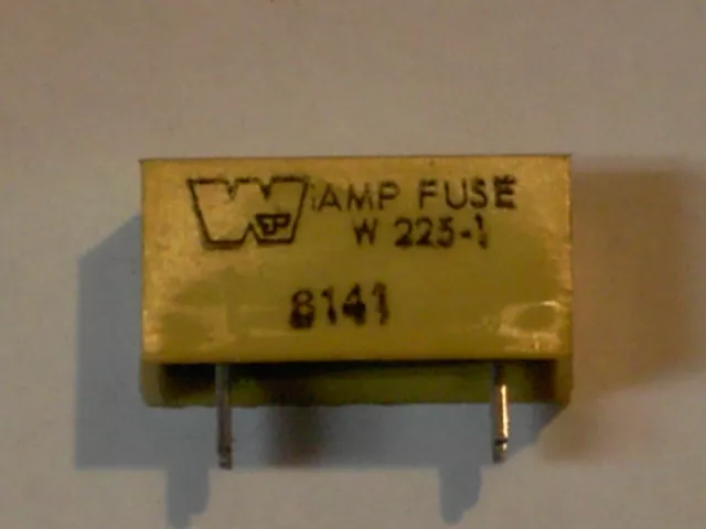 Workman W225-1 2-Pole Fuse Block w/1/4in Quick Connect Terminals.