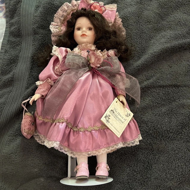 porcelain doll The House If Valentina