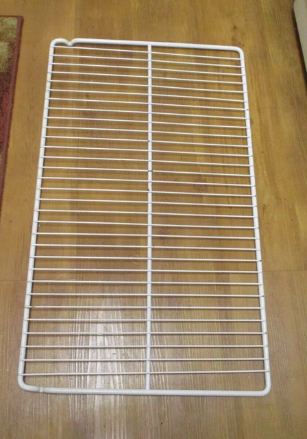 GE Refrigerator WIRE SHELF GTR17BBMELCC   Pre-Owned
