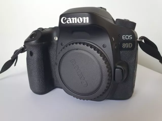 Canon EOS 80D (W) mit  Zubehörpaket gebraucht