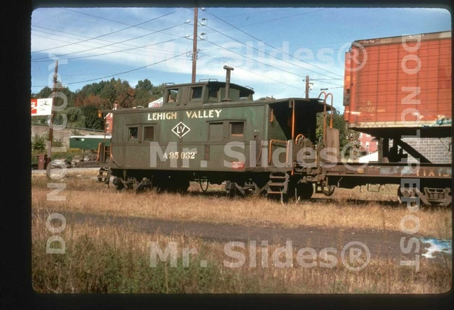 Duplicate Slide LV Lehigh Valley Green Paint Caboose A95032