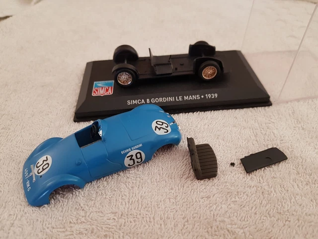 Modèle Réduit 1/43 IXO - Simca 8 Gordini Le Mans 1939 N°39 Bleue - Neuf (Pot à Reficher) - Présentation Plexi
