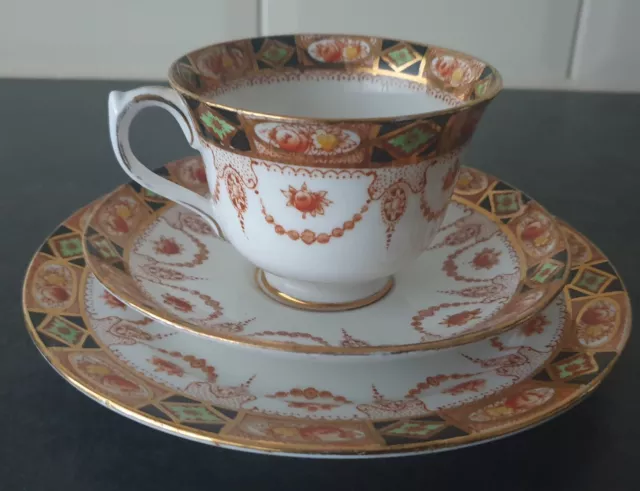 1920s ROYAL ALBERT CROWN CHINA ‘DEVON BLACK LOVAIN’ IMARI STYLE GILT TRIO 3961