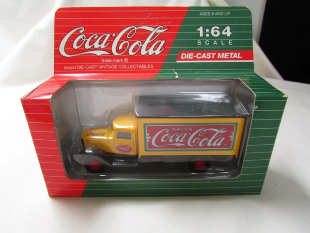 Camion Peterbilt Coca-Cola Polar Bear - Motor City Classics 1/64