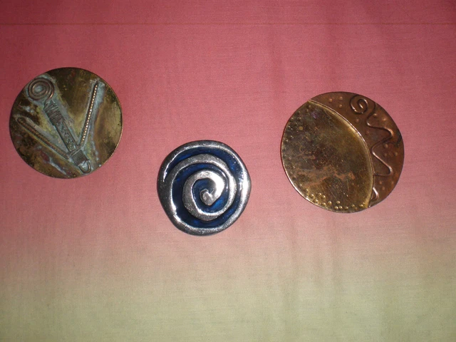 lot of 3 circular brooches - studio made.