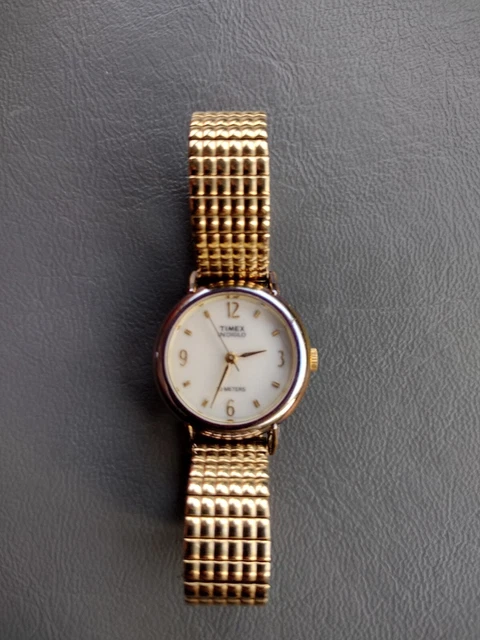 Vtg  Timex Indiglo CR1216  Steel Quart Womens Wrist Watch Gold Tone Needs Batt