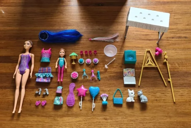 Color Reveal Surprise Party: 3x Barbie Doll + Accessories Set *LIKE NEW*