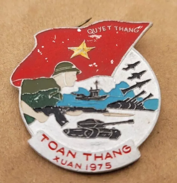 Vietnam Toan Thang Xuan 1975 Vintage Badge