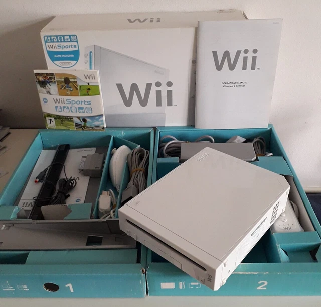 NINTENDO WII WHITE Console RVL001 Complete Set Up + Wii Sports Boxed
