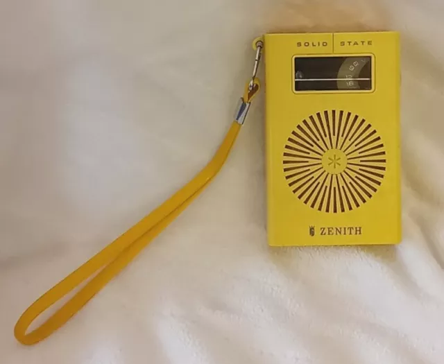 Zenith AM Radio Solid State Transistor Rare Yellow 60s-70s True Vintage Working! Zenith AM Radio Solid State Transistor Rare Yellow 60s-70s True Vintage Working!