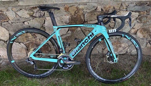 BIANCHI OLTRE XR4 Disc Carbon Rennrad, Shimano Ultegra Di2, ehem - Main Image