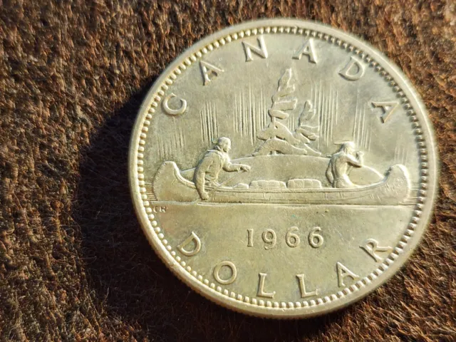 1966 Canadian silver dollar (Large beads) Super condition