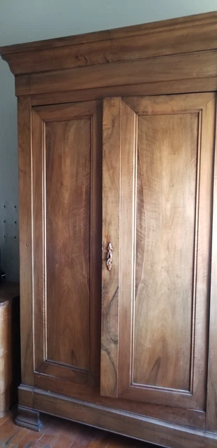 Antique Wardrobe (new info included) 3