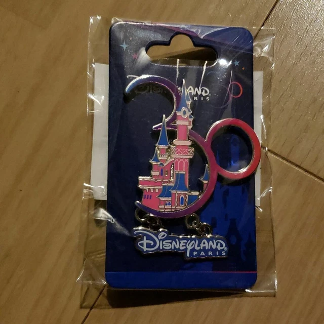 Disneyland Paris 30th Anniversary Pin Badge Sleeping Beauty Castle Aurora Bore