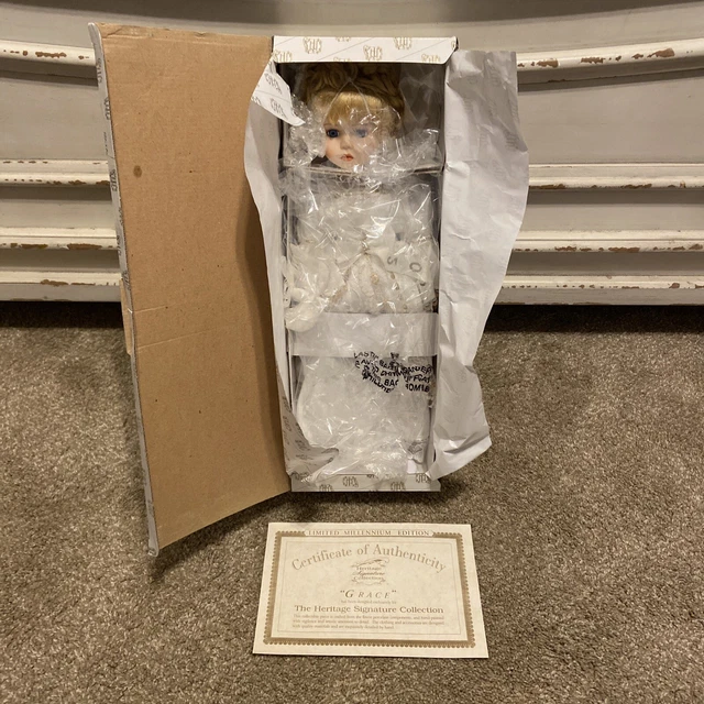 HERITAGE SIGNATURE COLLECTION Guardian Angel Doll Grace w/ Stand 12244 2