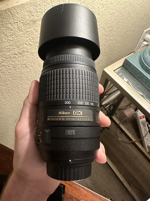 Nikon DSL-R Super-Zoom Lens, AF-S DX NIKKOR 55-300mm f/4.5-5.6G ED VR
