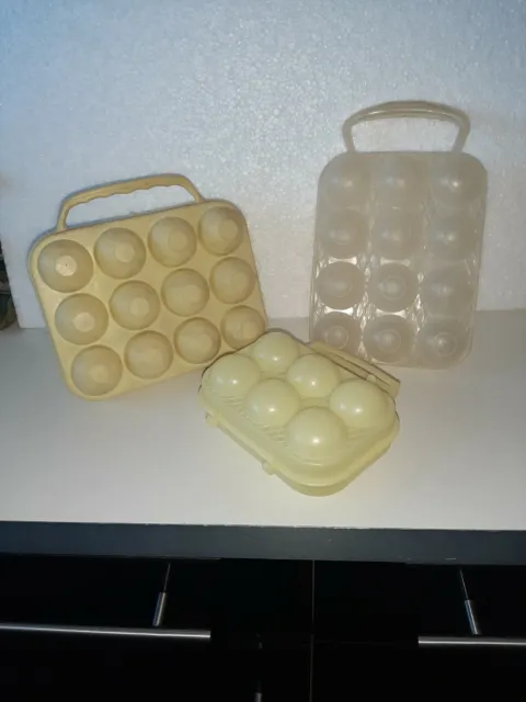 Lot de 3 boites à œufs en plastique vintage ( 2x12 et 1x6 )