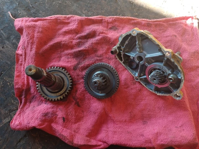 Polaris Scrambler 50 OEM Transmission Gear 01 2001