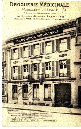 Caron - AMIENS bombardé - La rue François-Delavigne Stock Photo - Alamy