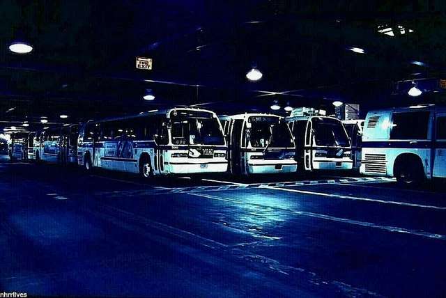 Original Kodachrome Slide Nyc Bus 1998 Nova Rts #5090 Gun Hill Depot 4/1/00