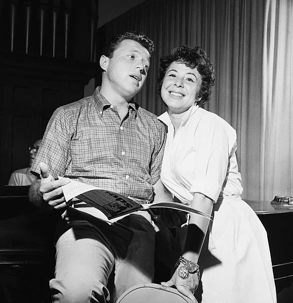 Eydie Gormé and Steve Lawrence on TV