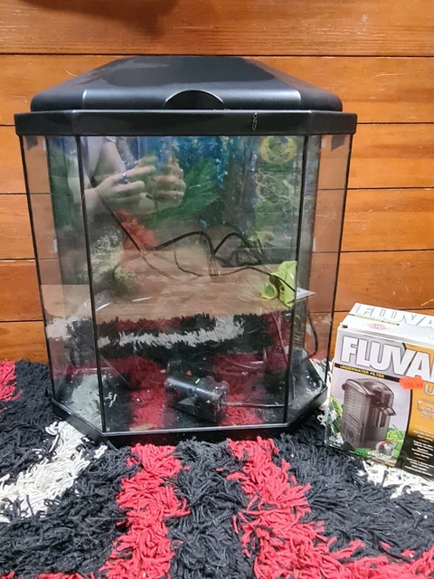 Fish Tank with 2 mini filters and bulb