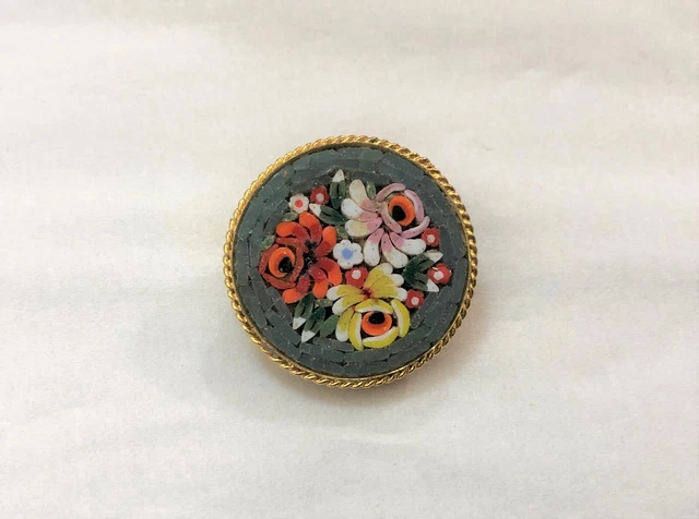 Ancienne broche en métal doré et micro mosaïque Bijoux Collection micromosaïque
