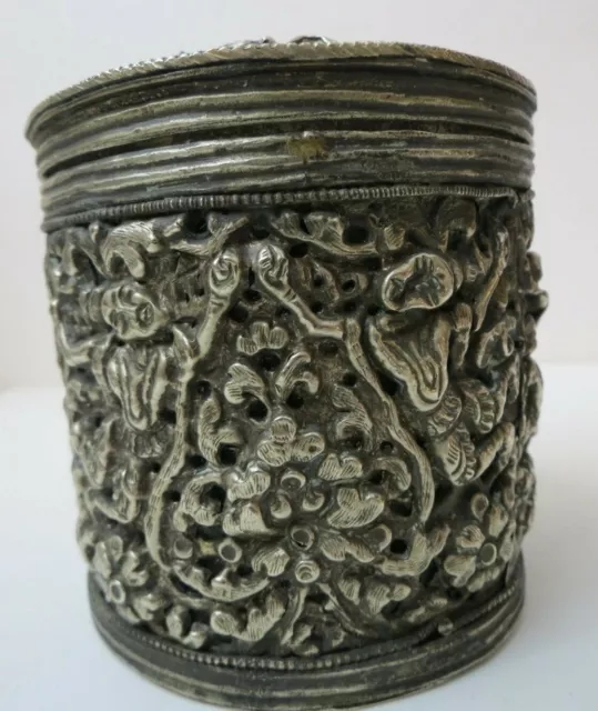RARE Old Burmese Sterling Silver Betel Nut Box Ornate Figural Repousse Agate Top 5