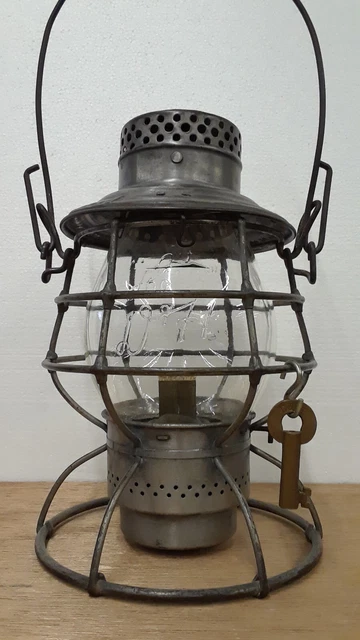 Delaware & Hudson Railroad Adlake Lantern with D&H Switch Key
