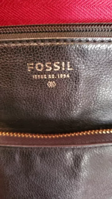 FOSSIL Issue #1954 Black Leather Expandable Zipper Crossbody Purse