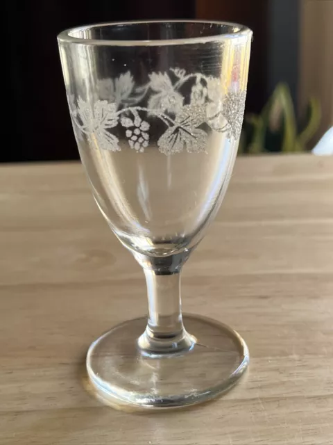 https://www.picclickimg.com/~JgAAOSwI2Bi9CP8/Single-Sherry-Liquor-Glass-Embossed-Grapes-and-Leaves.webp