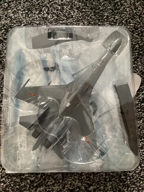 Amercom 1/100 Scale Aircraft AM1602ZF - 2001 Sukhoi Su-27SK Flanker