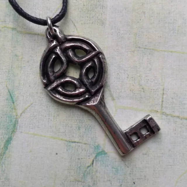 Asgard Viking Key Pewter Pendant Cord Necklace Cosplay LARP AV024 UK Made