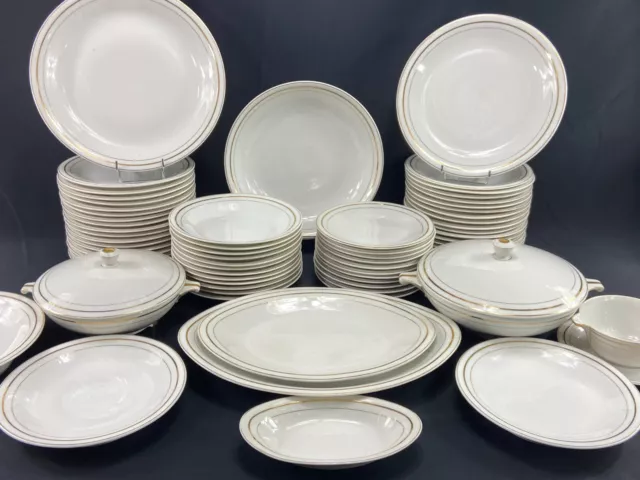 Service De Table Porcelaine De Limoges Georges Boyer – Motif Décor De La Reine (1920-1949)