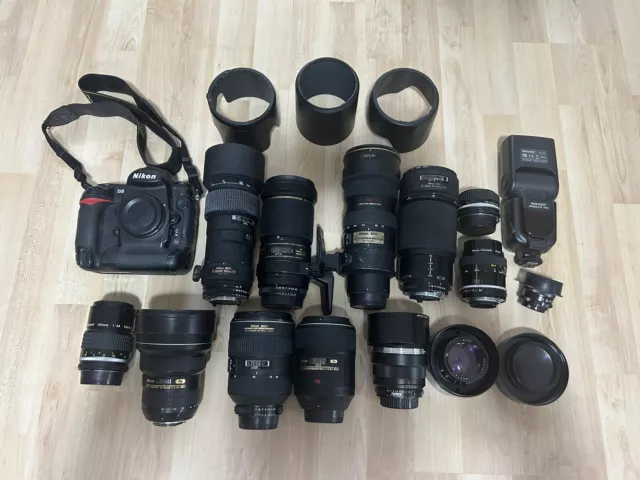 Nikon Digitalkamera D3 mit mit 12 Objektiven und einem Blitzlicht  Nikkor/Zeiss