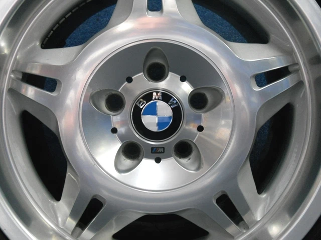 BMW Série 3 E46 ( 04/98-02/2005 ) Enjoliveur de P.B. main image 1