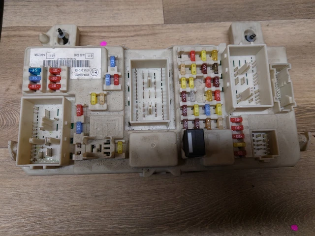 FORD FOCUS MK2 St Body Control Module Fuse Box Bcm 7M5T-14A073-Je 2007 ...