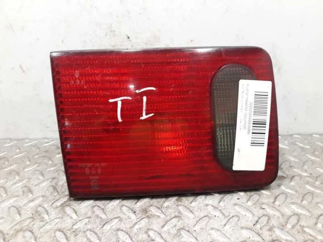 Feu Arrière Gauche Interne Audi A8 4.2 Quattro TDI 2006 – Occasion état Neuf