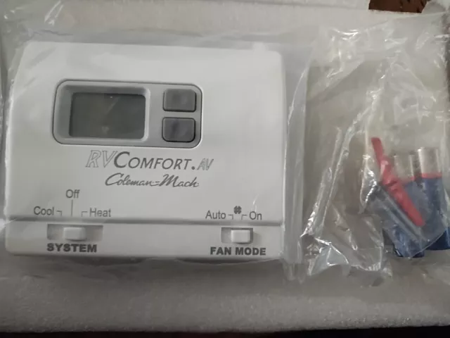 Mach 8330B3241 Digital Heat/Cool RV Air Conditioner Thermostat