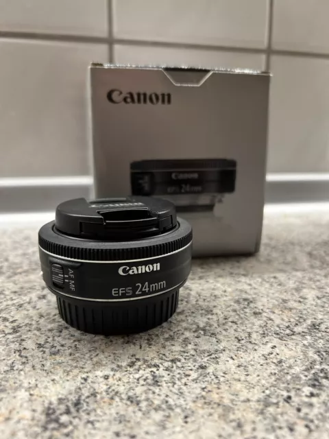 Canon EF-S 2,8/24 STM Pancake-Objektiv - 24mm F/2.8 Pan Cake Lens