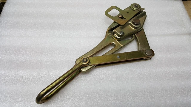 KLEIN Tools 1656-40H Chicago® Grip with Latch 0.74'' Capacity