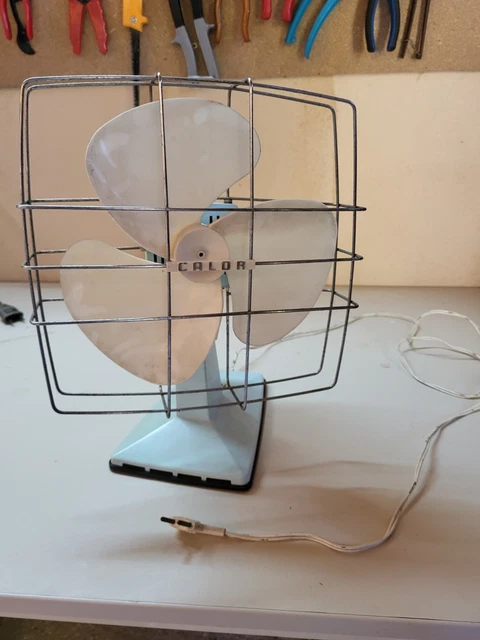 Dans les nouveautés de la semaine chez Pépites, il y a ce ventilateur Calor bleu des années 60 Made in France. Il mesure 40 cm et fonctionne parfaitement. À retrouver 📍Pépites 130 Dans les nouveautés de la semaine chez Pépites, il y a ce ventilateur Calor bleu des années 60 Made in France. Il mesure 40 cm et fonctionne parfaitement. À retrouver 📍Pépites 130