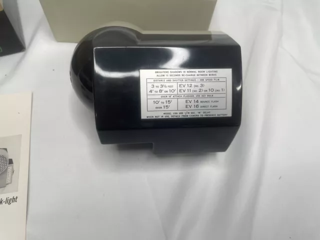 Vintage Polaroid Wink-Light Model 250 with original packaging and box 2