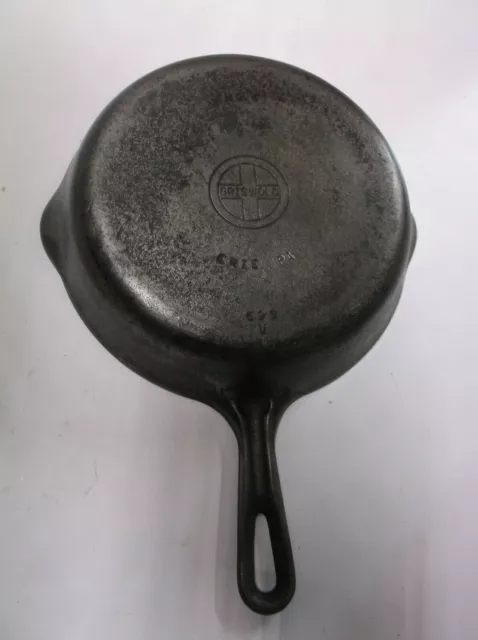 Griswold 9" Cast Iron Skillet Small Block Logo No. 6 Erie PA 699V Scoop Handle