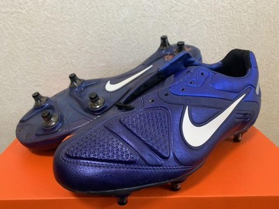 nike soccer spikes