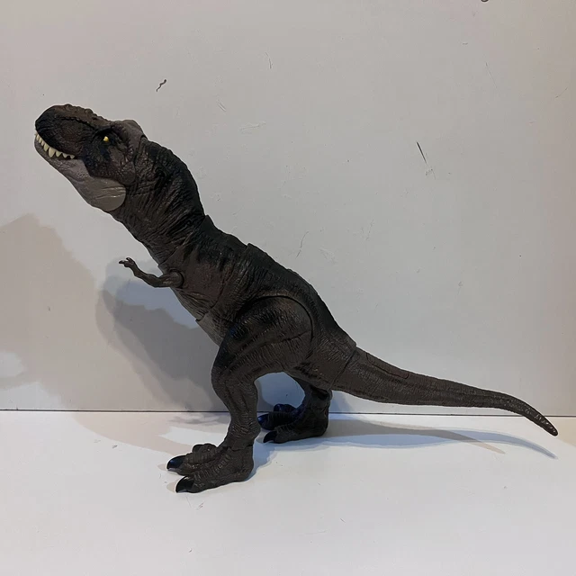 Jurassic World Dominion Thrash 'N Devour Tyrannosaurus Rex Toy main image 1