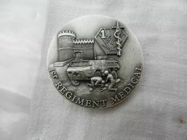 petite médaille de table militaire 1er régiment médical de Metz