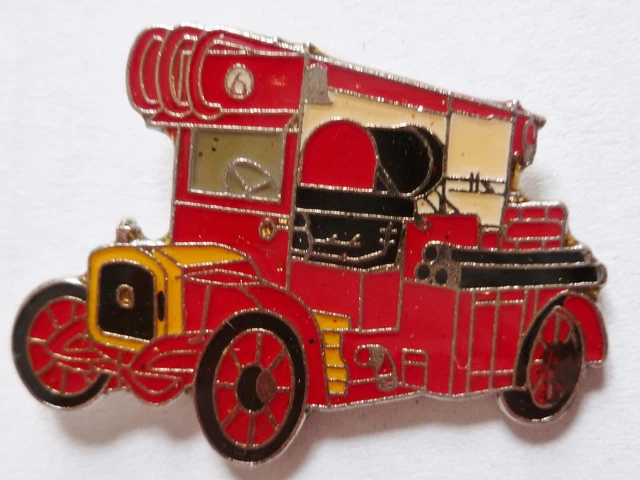 Pin's Rare Camion Break PTT La Poste - Rhône 69 - Ambulance Secouristes - Collection